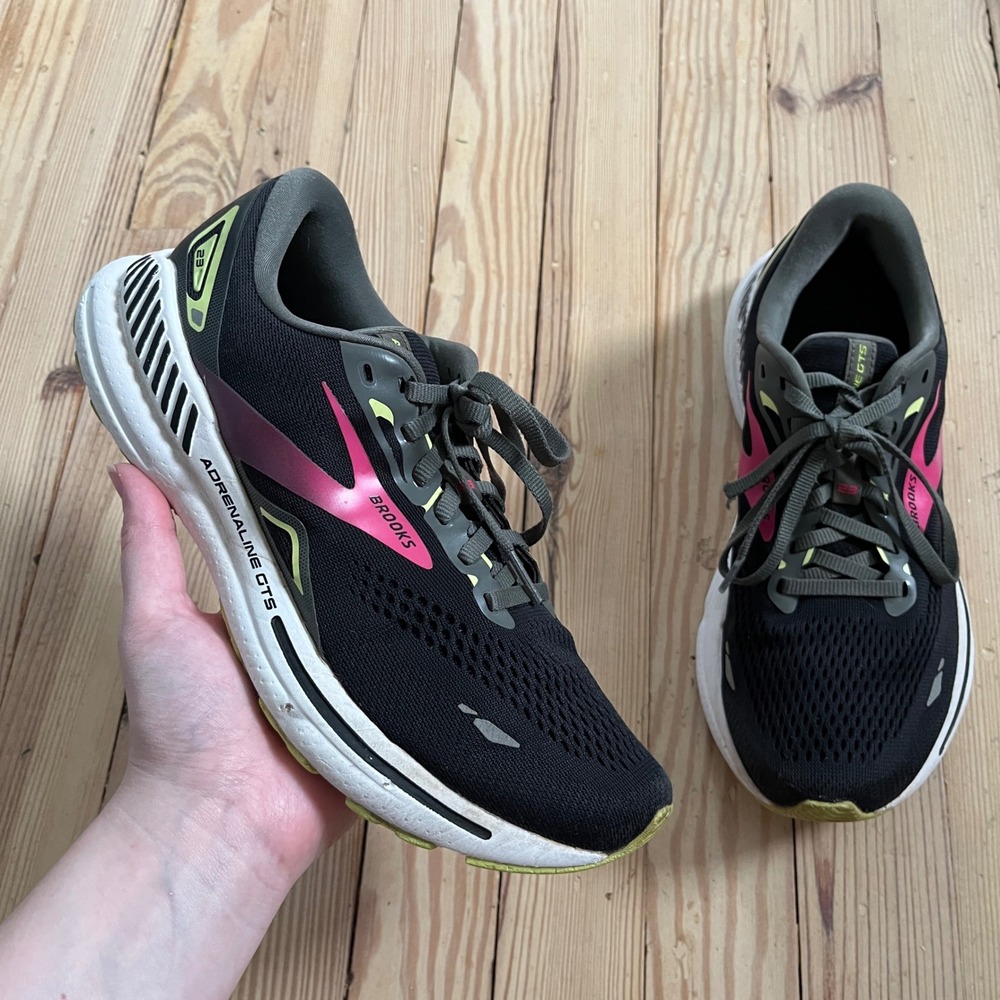Brooks Adrenaline GTS 23 Womens 9 Black Pink Yucca Running Shoes 1203911B037